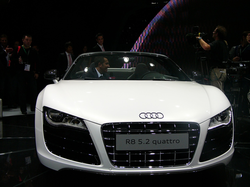 Illustration for article titled Audi R8 5.2 FSI Spyder: Live Photos